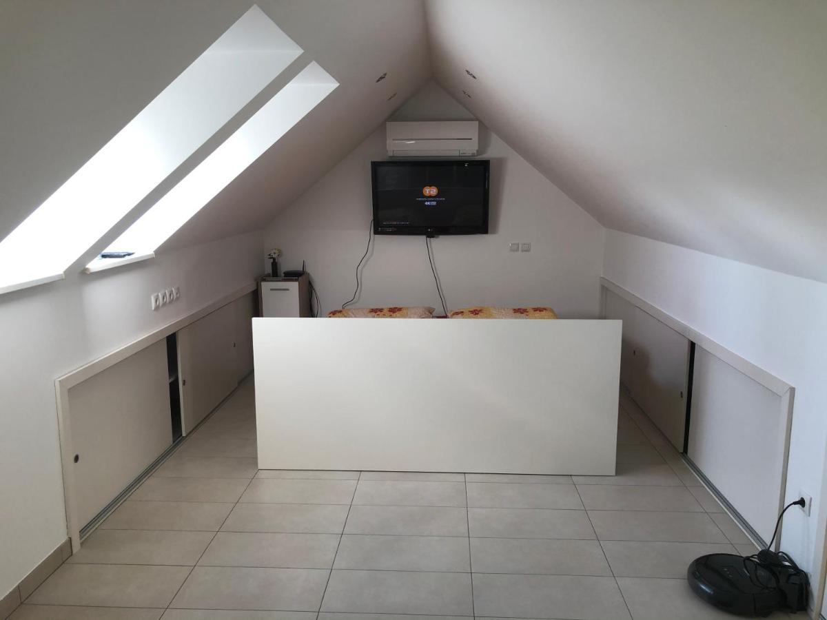 Apartma Ajda Apartment Kranj Exterior photo