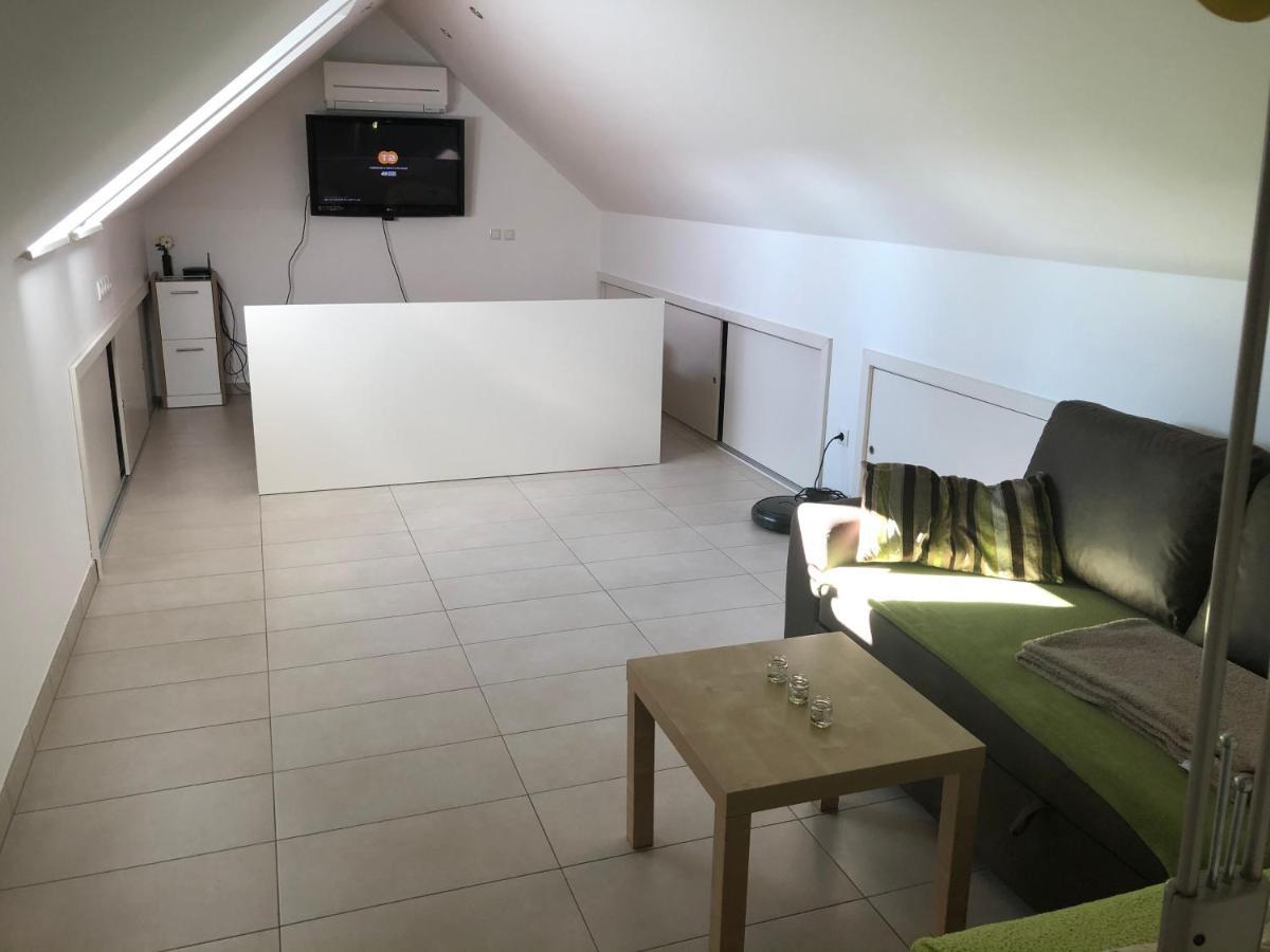 Apartma Ajda Apartment Kranj Exterior photo